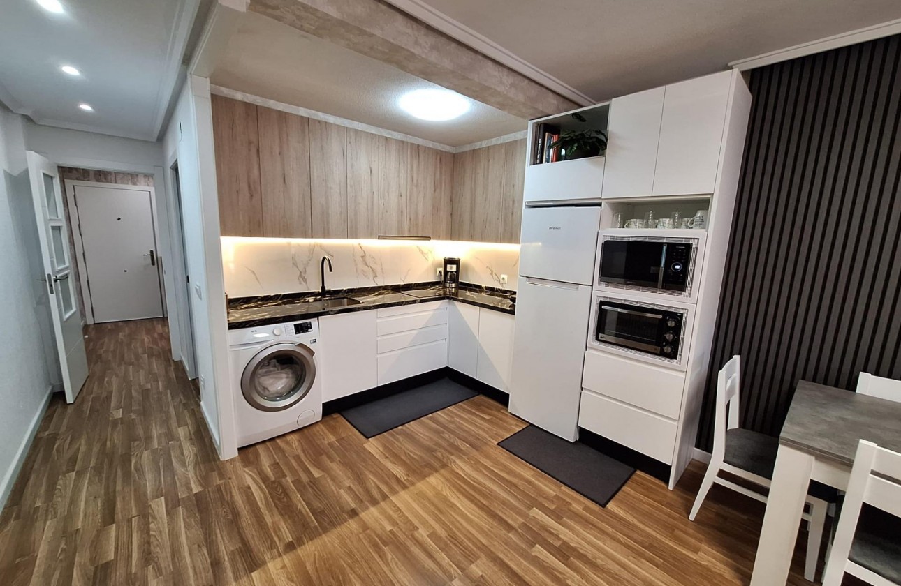 Resale - Apartment / flat - Torrevieja - Centro