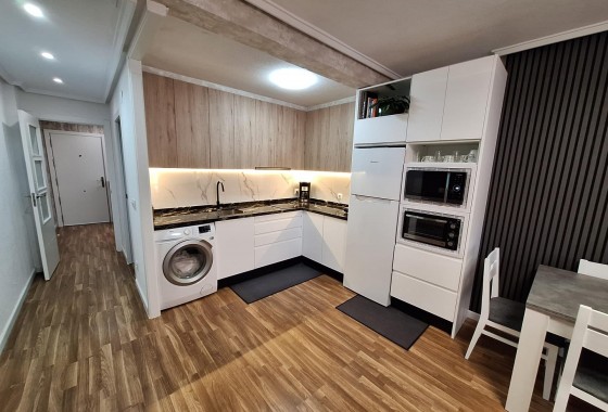 Resale - Apartment / flat - Torrevieja - Centro