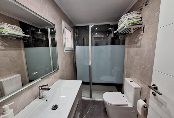 Resale - Apartment / flat - Torrevieja - Centro