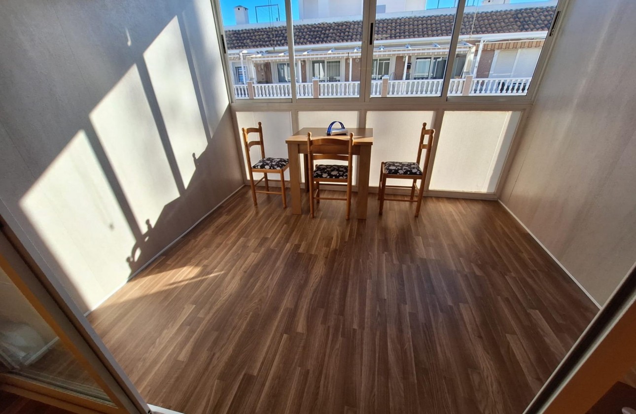 Resale - Apartment / flat - Torrevieja - Centro