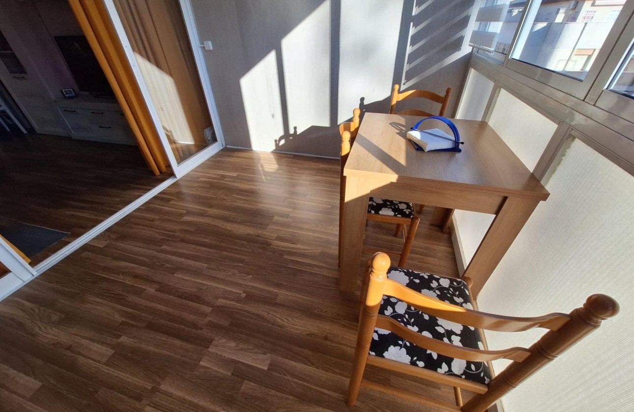 Resale - Apartment / flat - Torrevieja - Centro