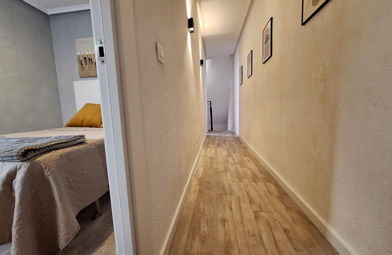 Resale - Apartment / flat - Torrevieja - Centro