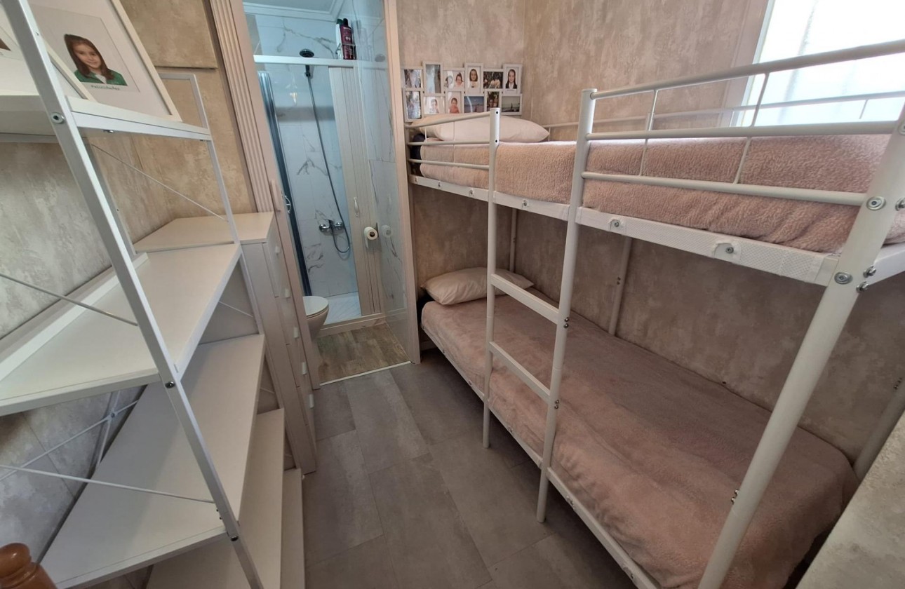 Resale - Apartment / flat - Torrevieja - Centro