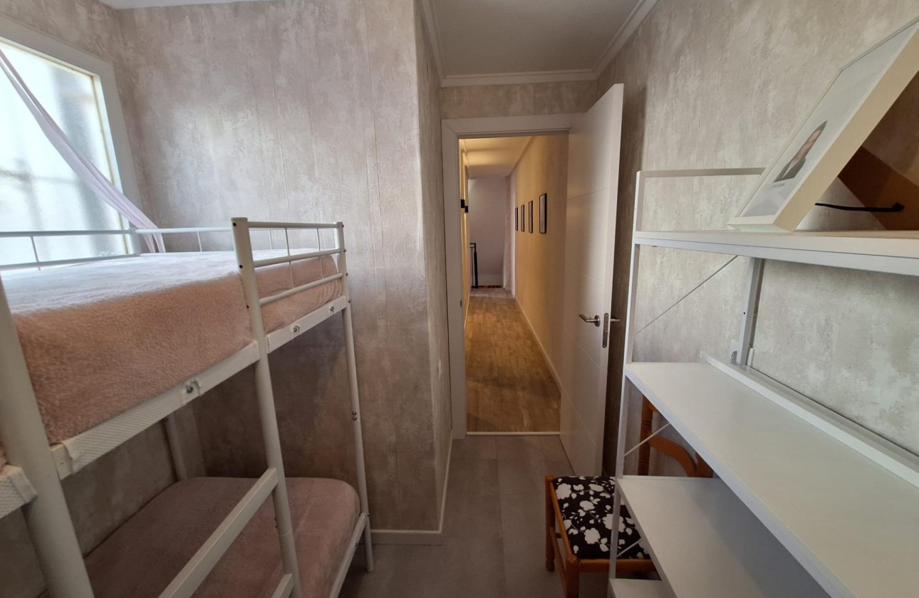 Resale - Apartment / flat - Torrevieja - Centro