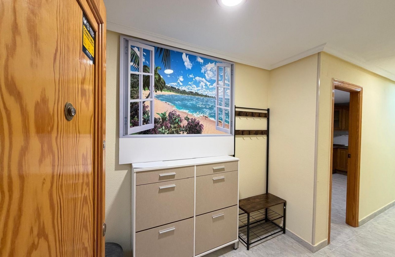 Resale - Apartment / flat - Torrevieja - Playa del Cura