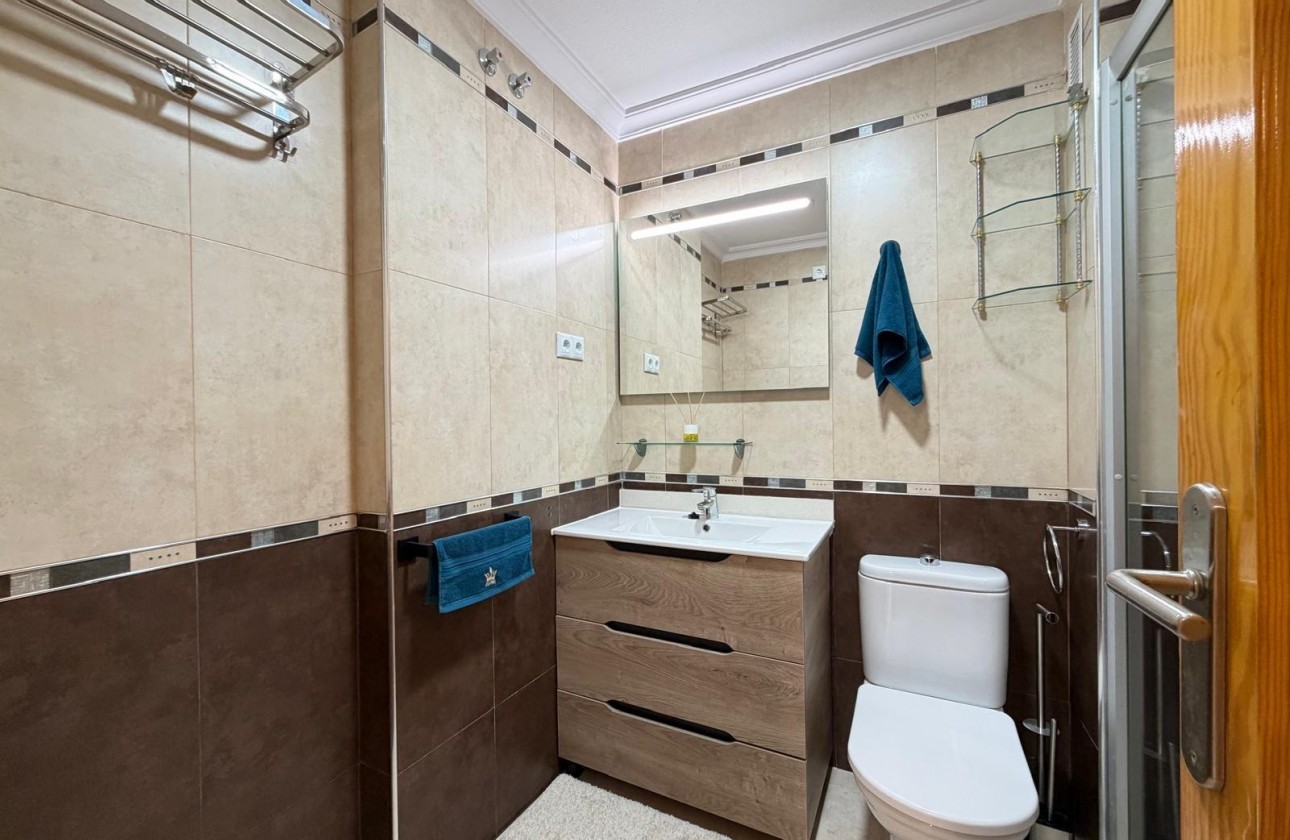Resale - Apartment / flat - Torrevieja - Playa del Cura