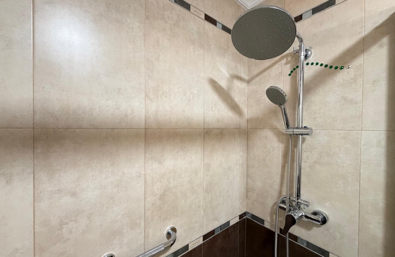 Resale - Apartment / flat - Torrevieja - Playa del Cura