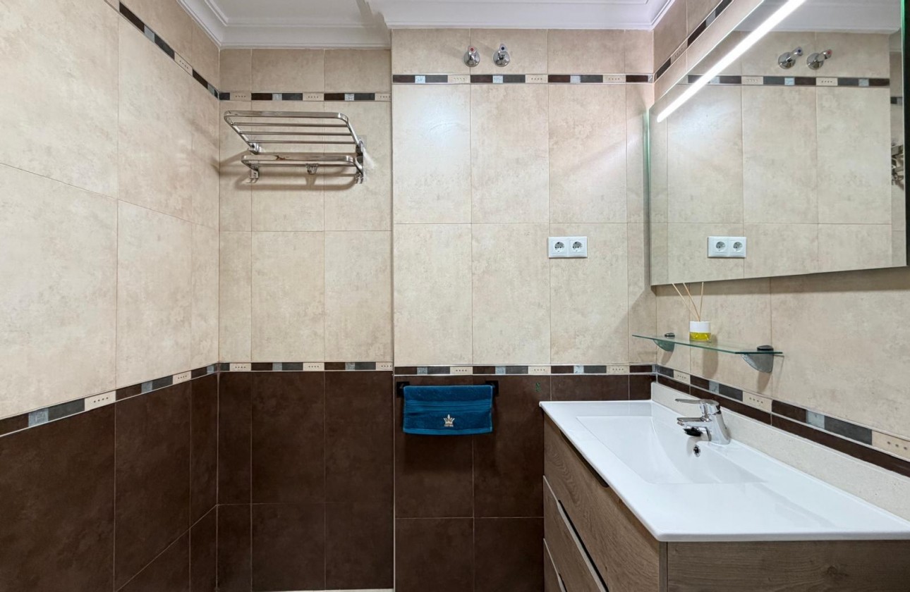 Resale - Apartment / flat - Torrevieja - Playa del Cura