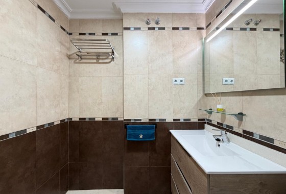 Resale - Apartment / flat - Torrevieja - Playa del Cura