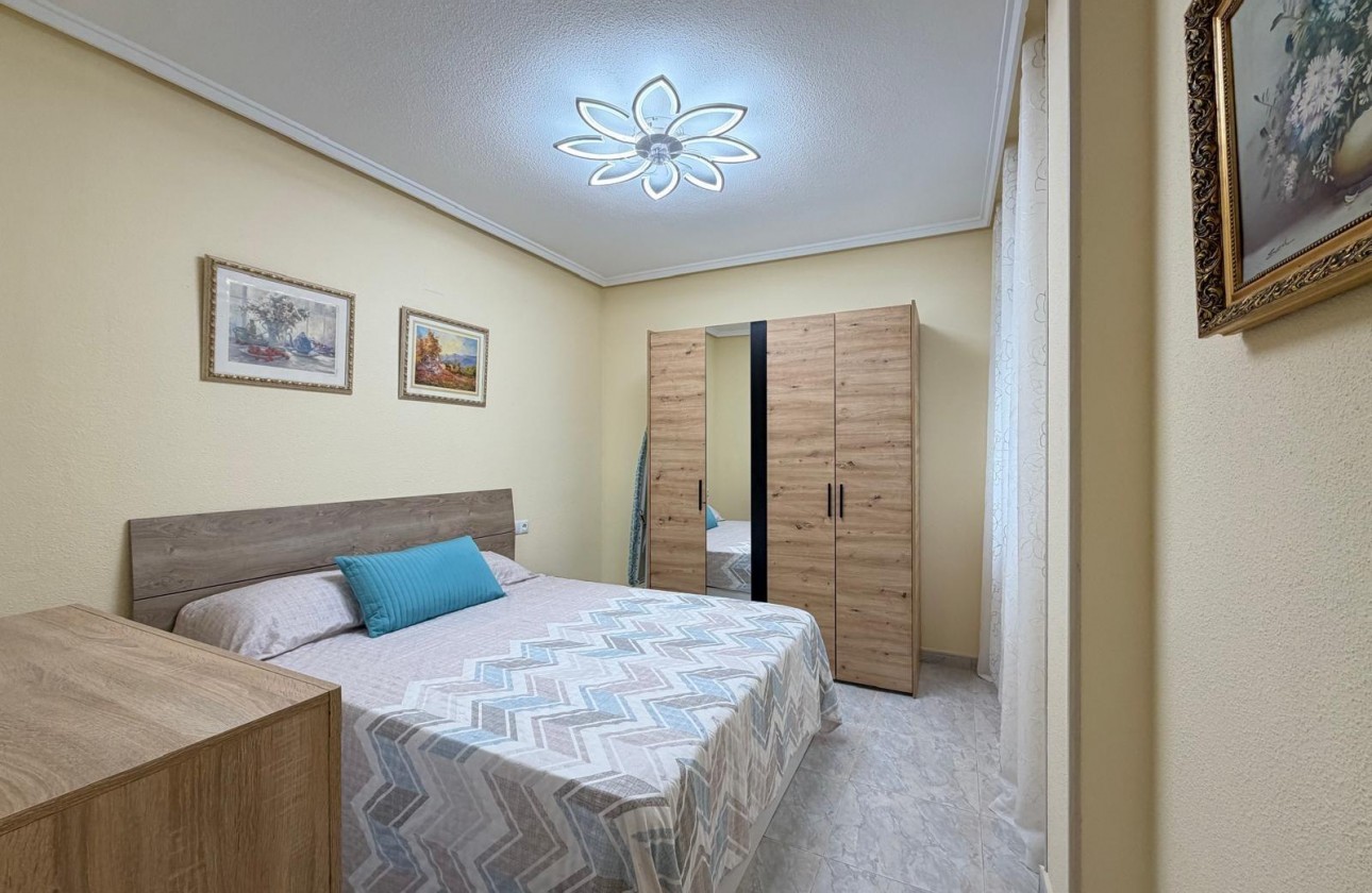 Resale - Apartment / flat - Torrevieja - Playa del Cura