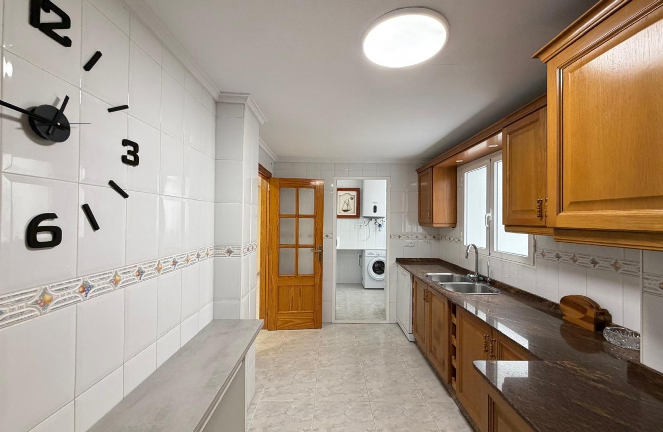 Resale - Apartment / flat - Torrevieja - Playa del Cura