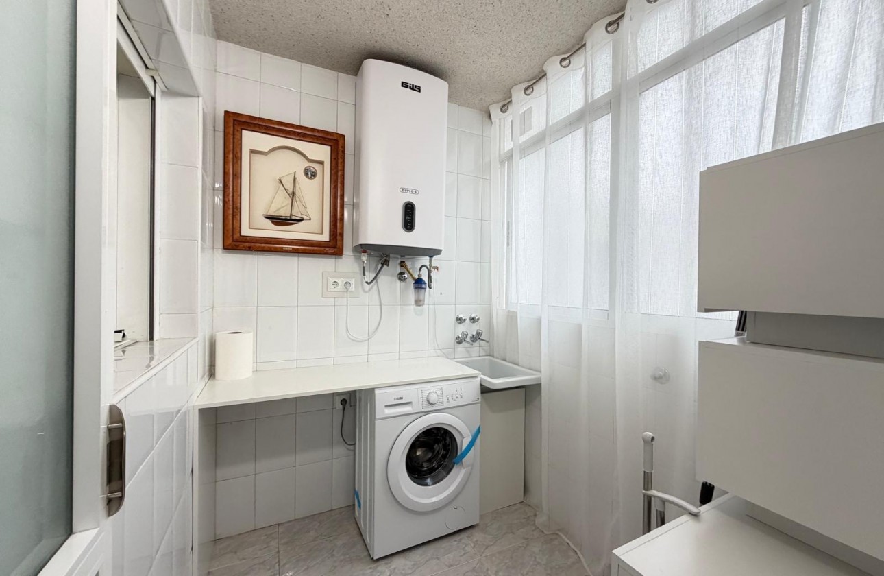 Resale - Apartment / flat - Torrevieja - Playa del Cura