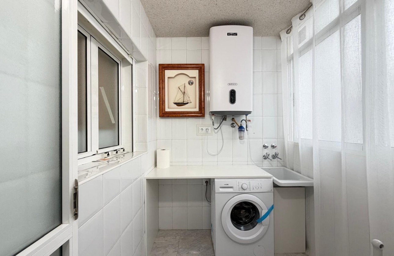 Resale - Apartment / flat - Torrevieja - Playa del Cura