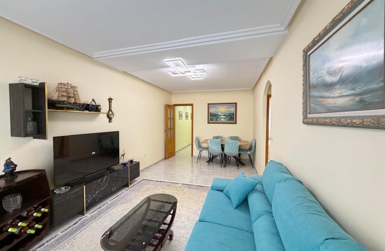 Resale - Apartment / flat - Torrevieja - Playa del Cura