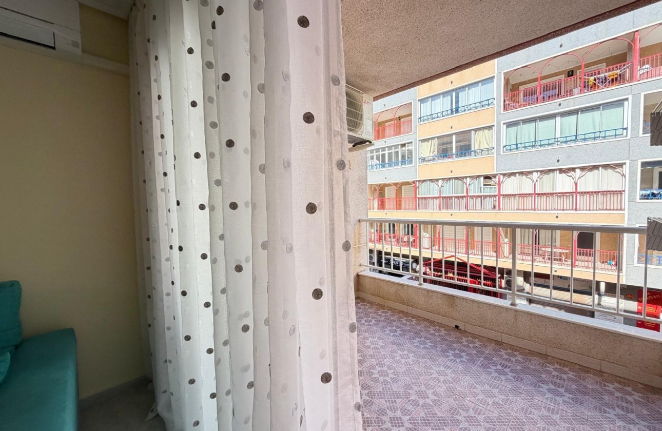 Resale - Apartment / flat - Torrevieja - Playa del Cura