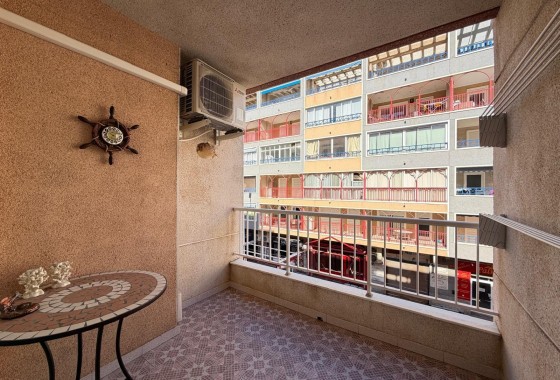 Resale - Apartment / flat - Torrevieja - Playa del Cura