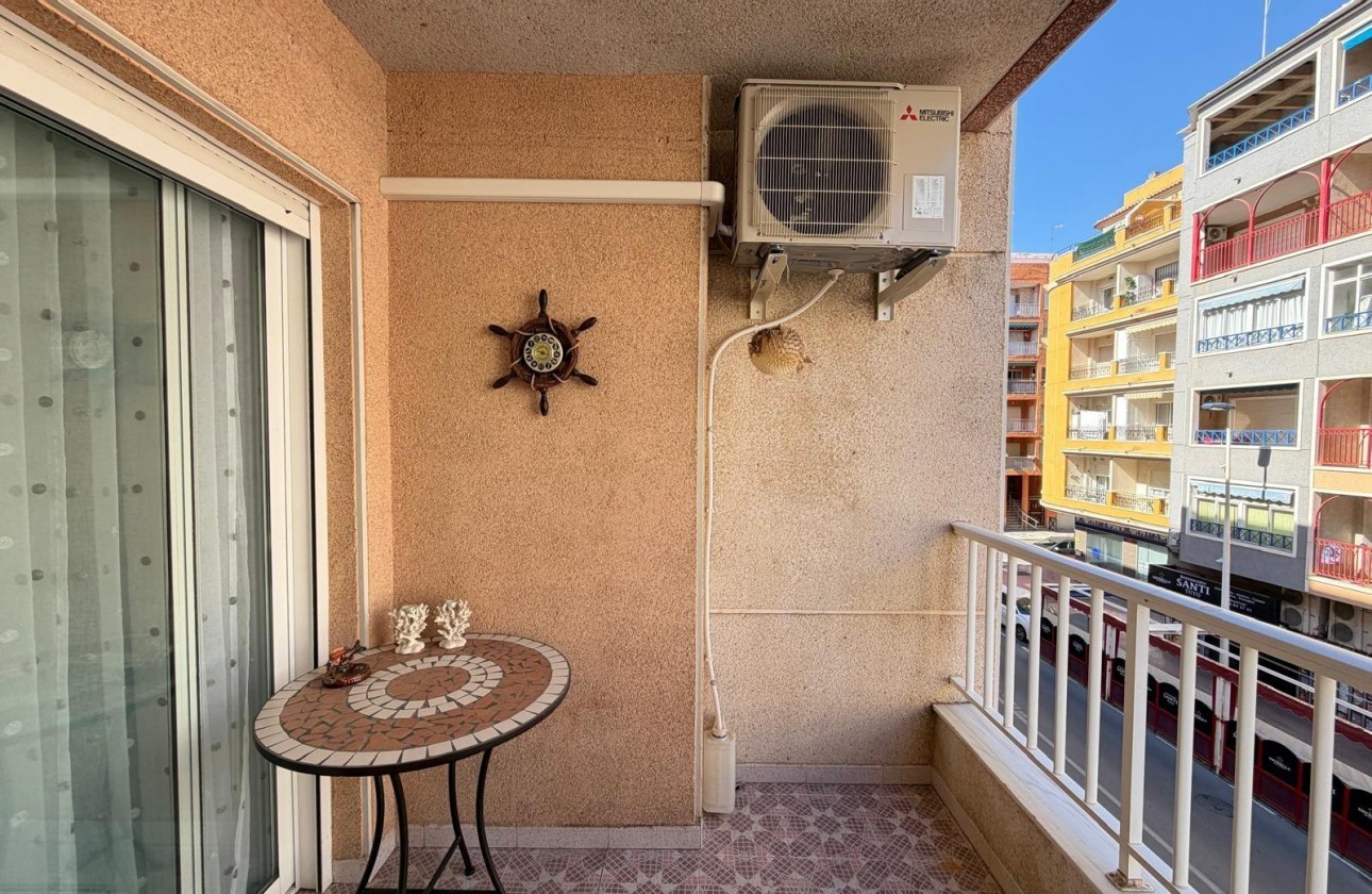 Resale - Apartment / flat - Torrevieja - Playa del Cura
