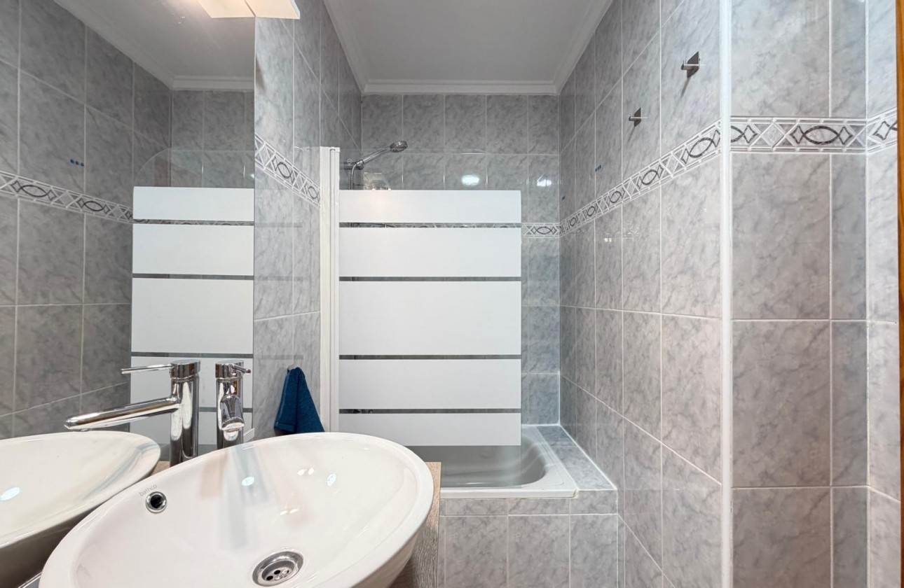 Resale - Apartment / flat - Torrevieja - Playa del Cura