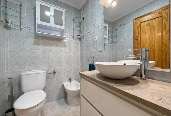 Resale - Apartment / flat - Torrevieja - Playa del Cura