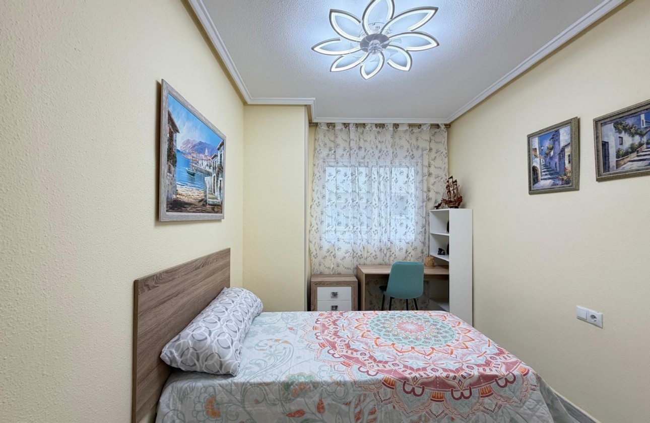 Resale - Apartment / flat - Torrevieja - Playa del Cura