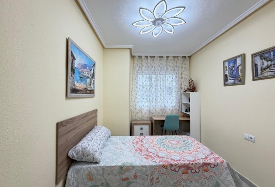 Resale - Apartment / flat - Torrevieja - Playa del Cura