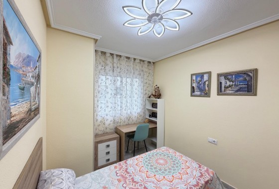 Resale - Apartment / flat - Torrevieja - Playa del Cura