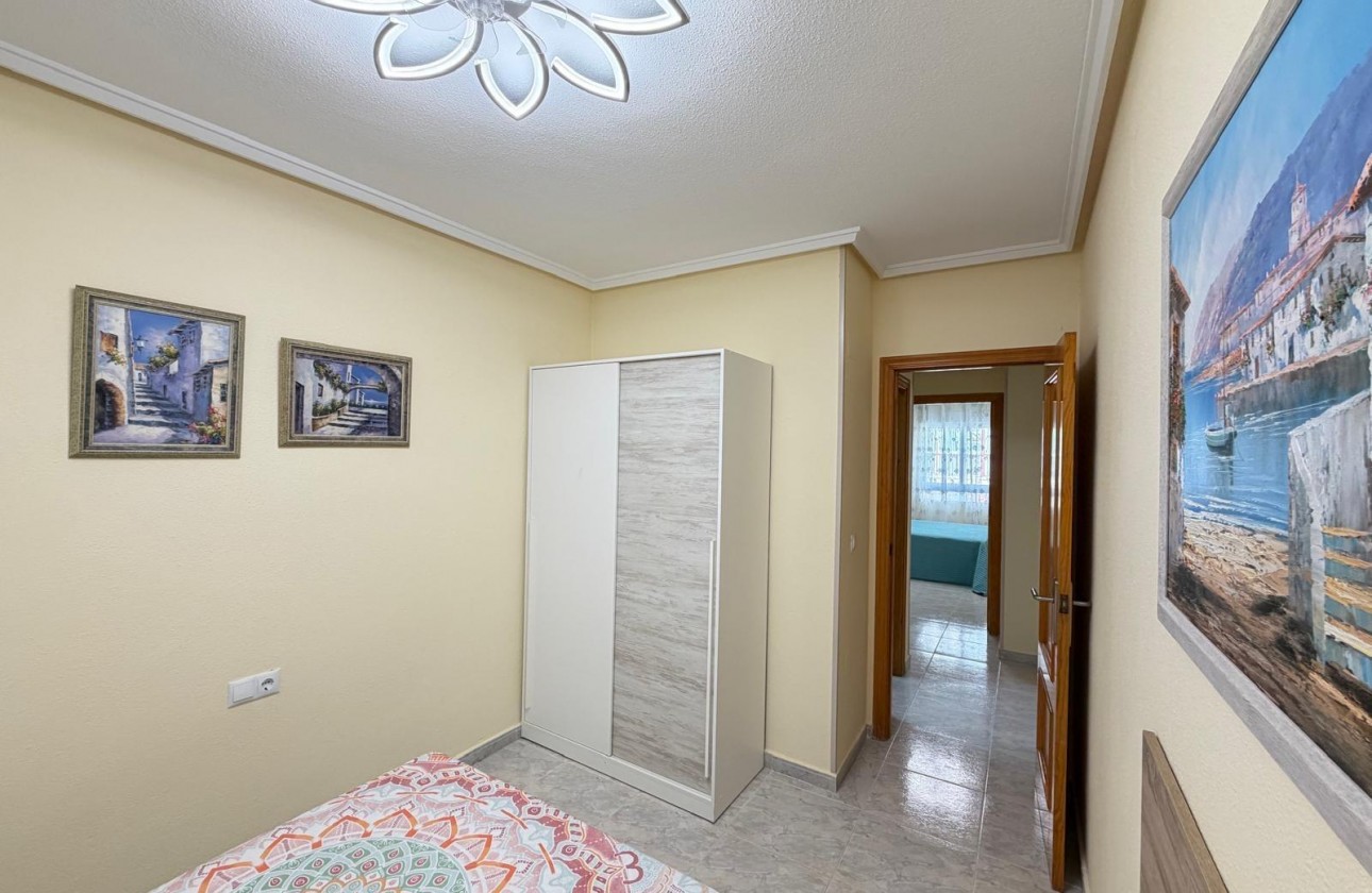 Resale - Apartment / flat - Torrevieja - Playa del Cura