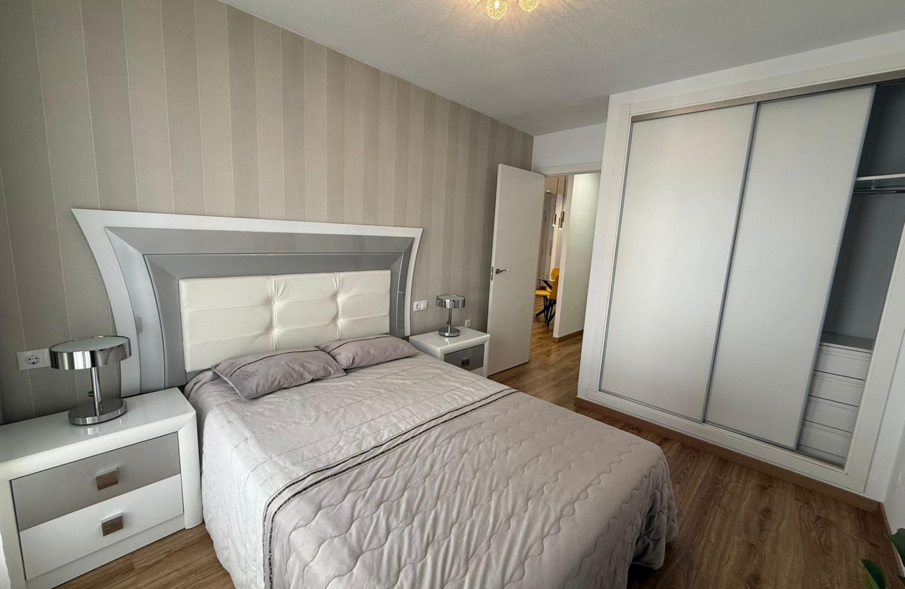 Resale - Apartment / flat - Torrevieja - Centro