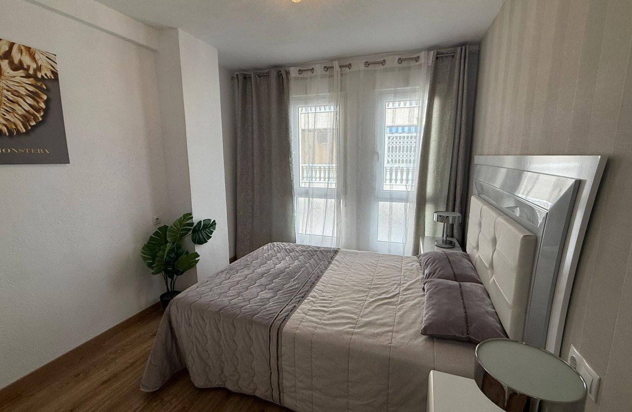 Resale - Apartment / flat - Torrevieja - Centro