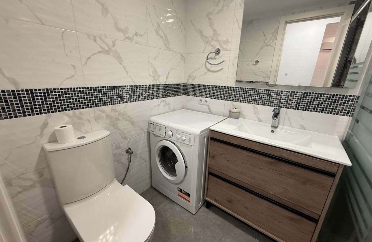 Resale - Apartment / flat - Torrevieja - Centro