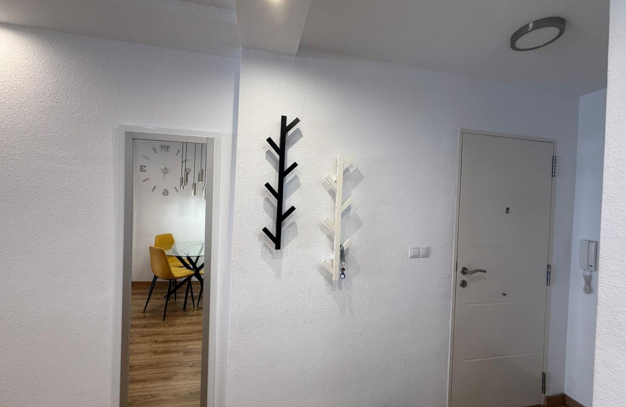 Resale - Apartment / flat - Torrevieja - Centro