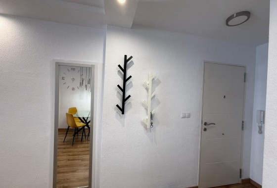 Resale - Apartment / flat - Torrevieja - Centro