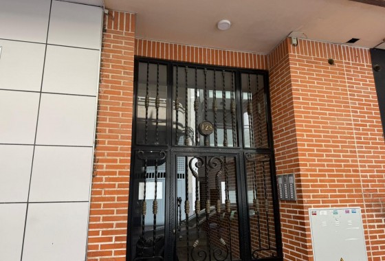 Resale - Apartment / flat - Torrevieja - Centro