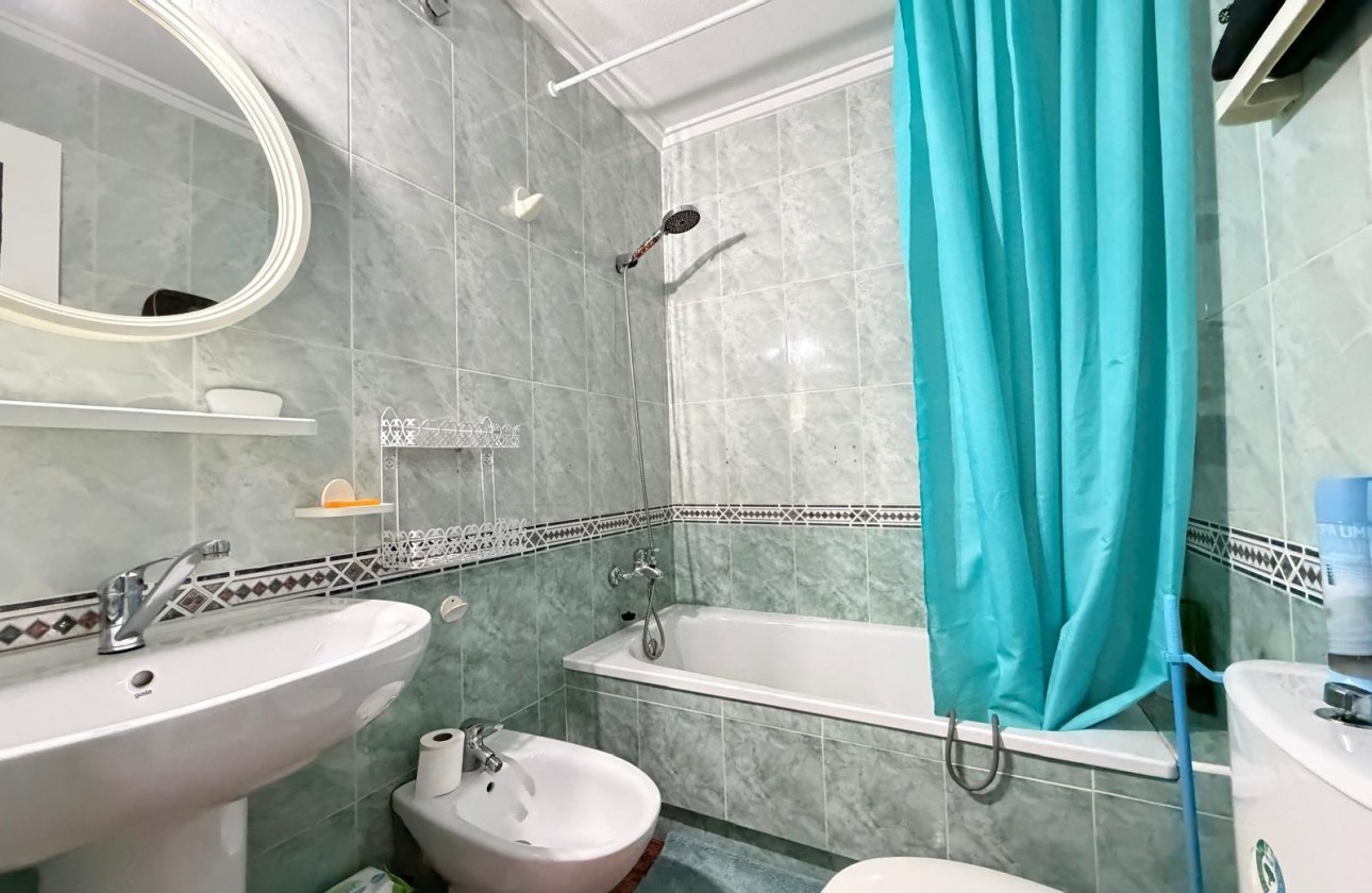 Reventa - Apartamento / piso - Torrevieja - Estacion de autobuses