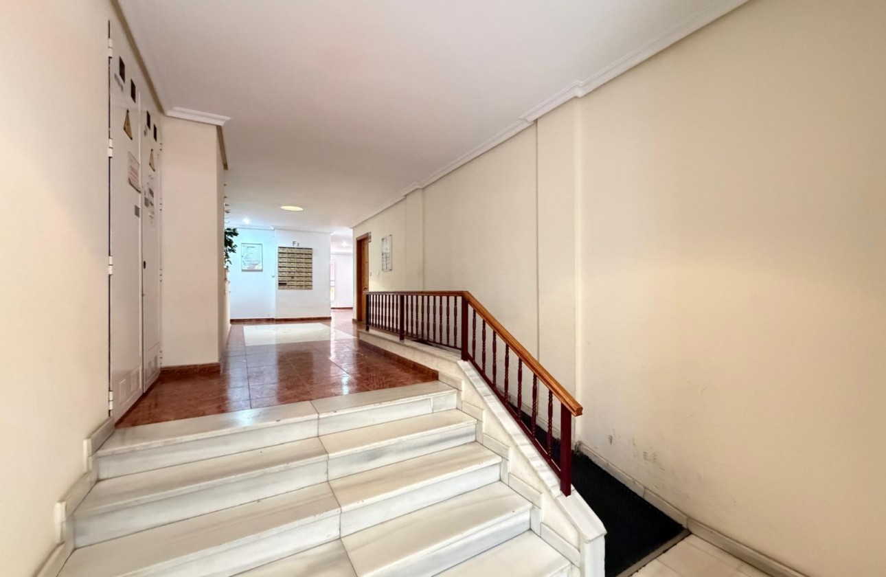 Reventa - Apartamento / piso - Torrevieja - Estacion de autobuses