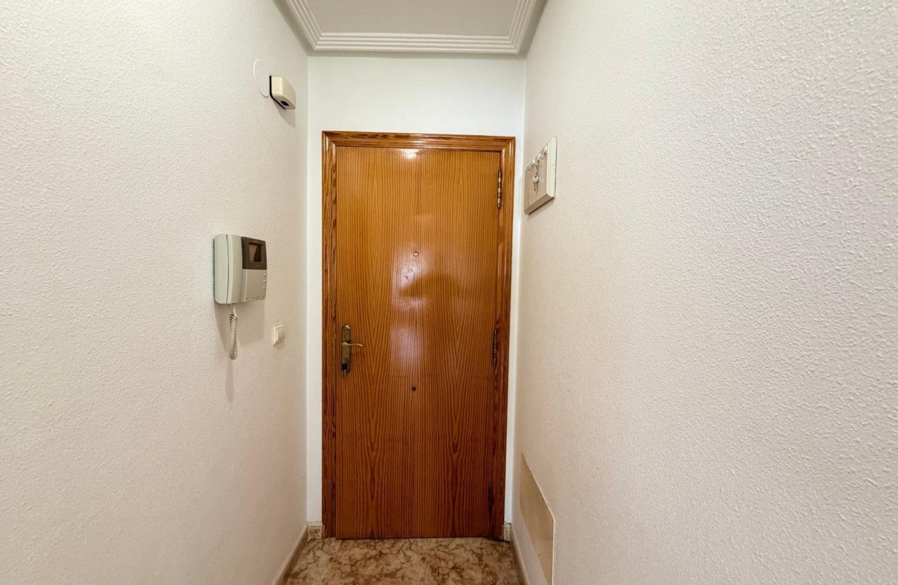 Resale - Apartment / flat - Torrevieja - Playa del Cura