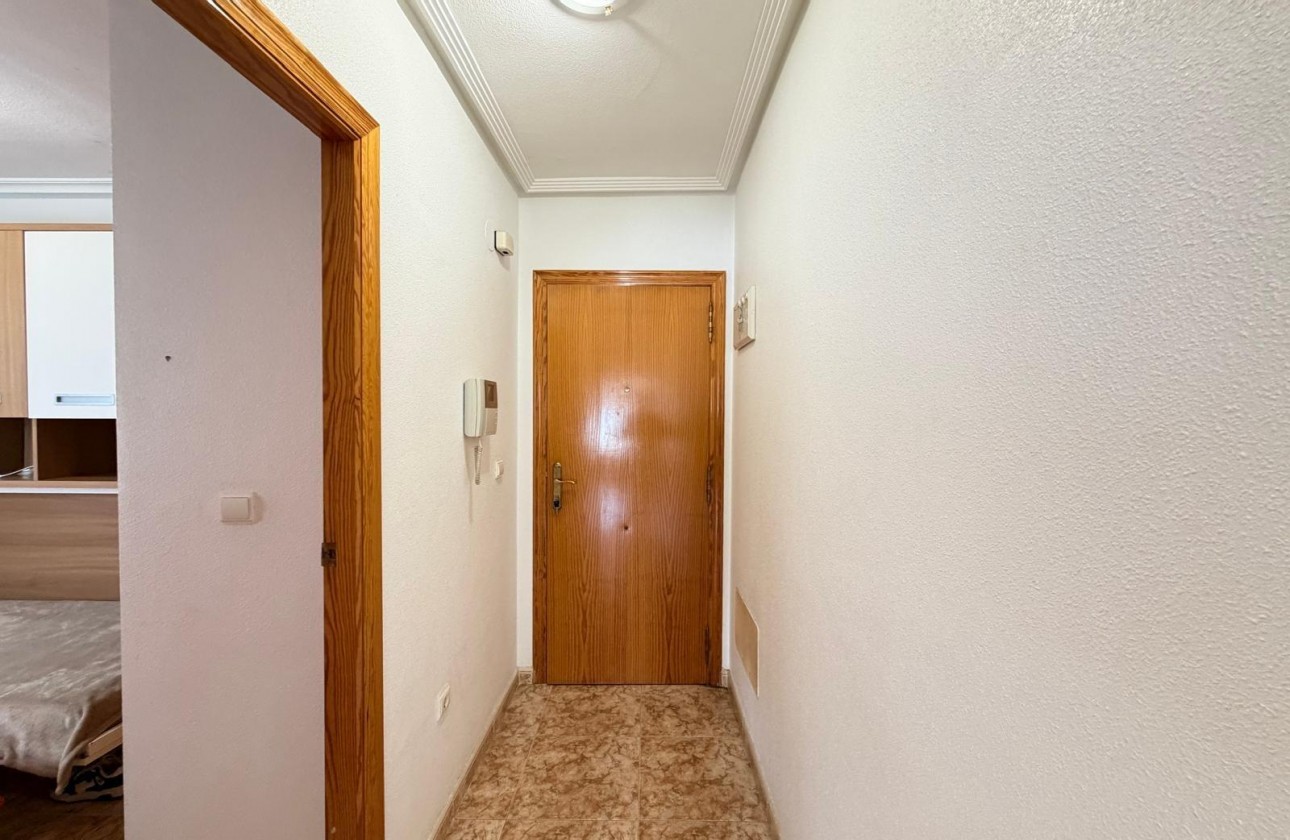 Resale - Apartment / flat - Torrevieja - Playa del Cura