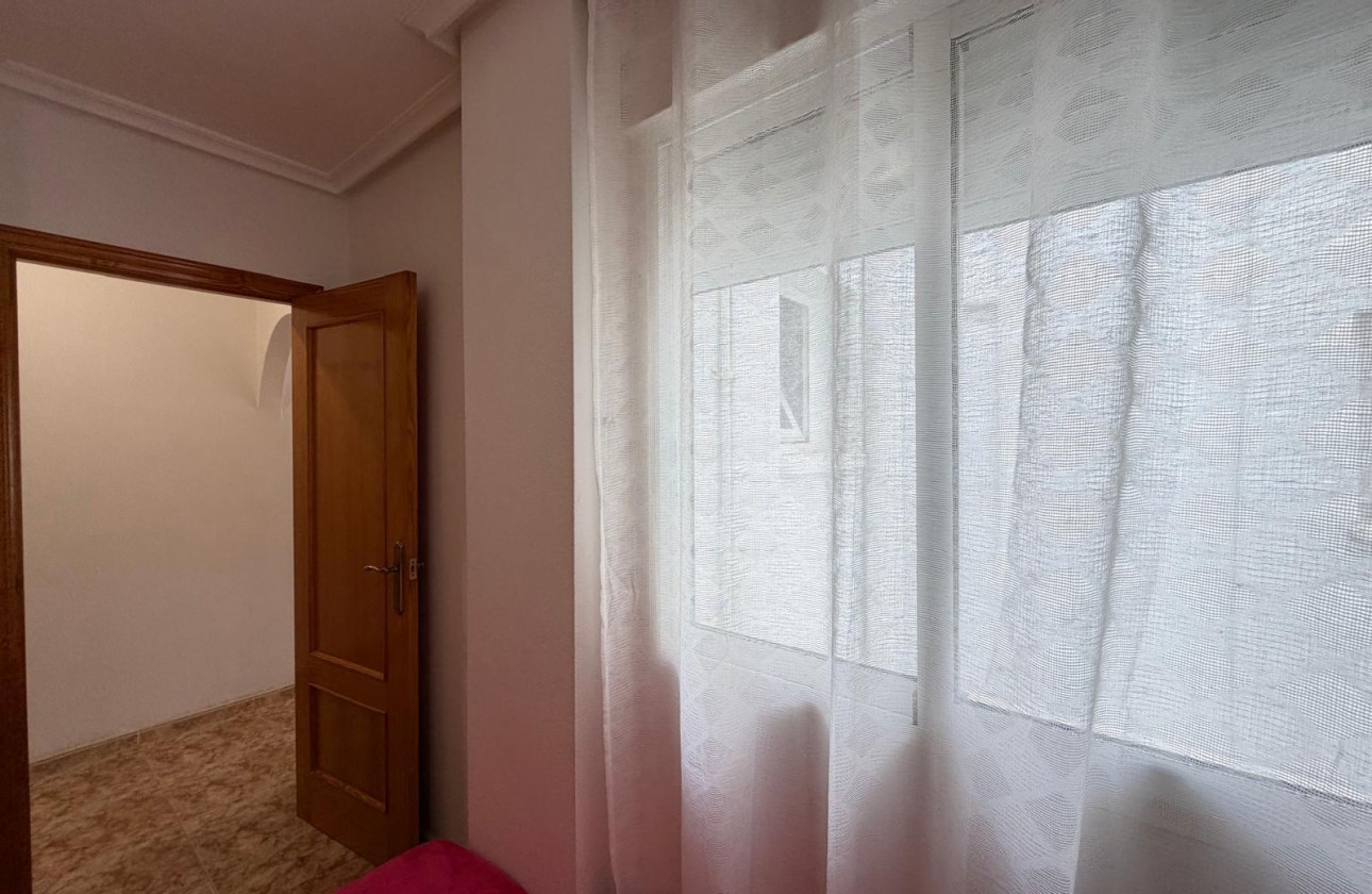 Resale - Apartment / flat - Torrevieja - Playa del Cura