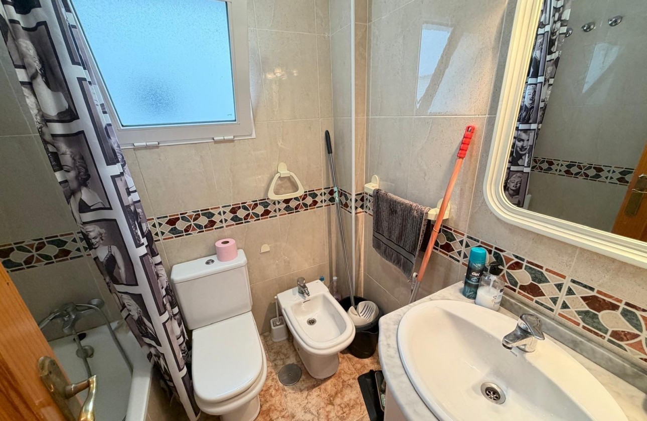 Resale - Apartment / flat - Torrevieja - Playa del Cura