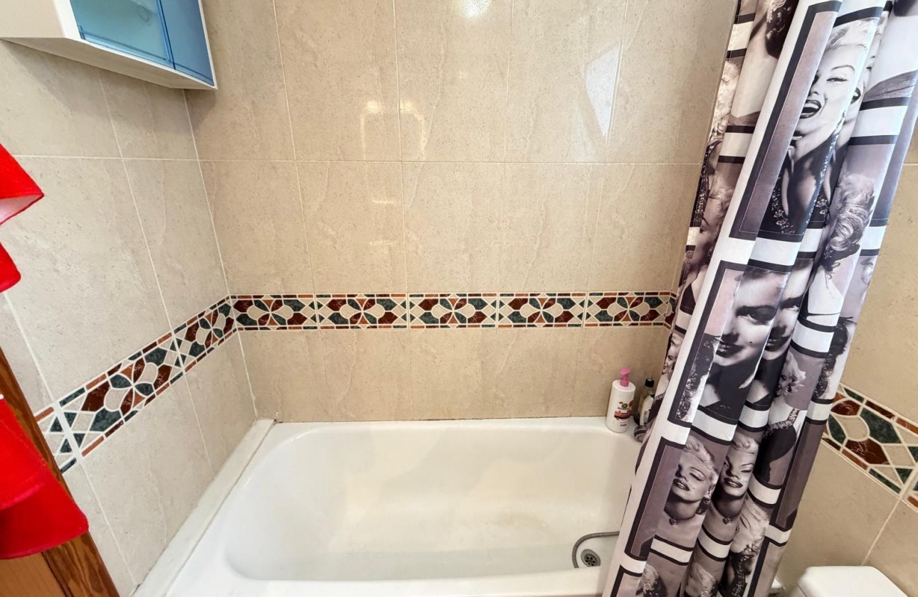 Resale - Apartment / flat - Torrevieja - Playa del Cura