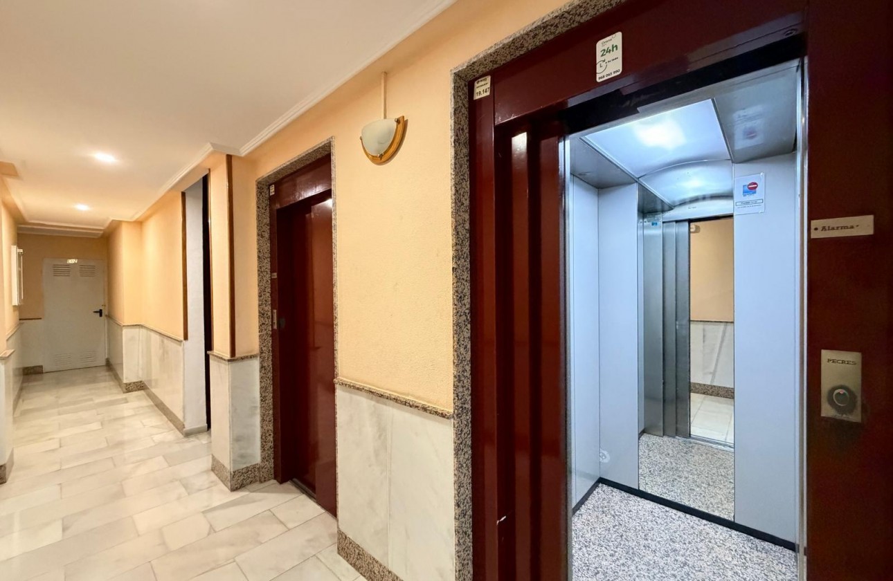 Resale - Apartment / flat - Torrevieja - Playa del Cura