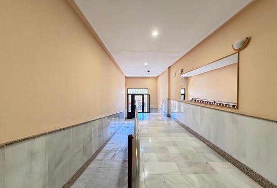 Resale - Apartment / flat - Torrevieja - Playa del Cura
