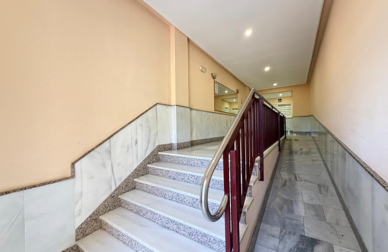 Resale - Apartment / flat - Torrevieja - Playa del Cura