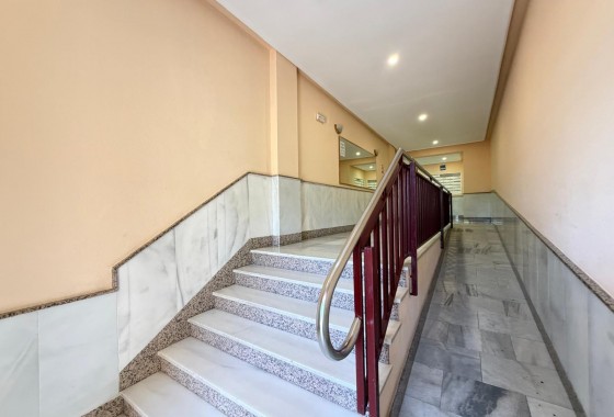 Resale - Apartment / flat - Torrevieja - Playa del Cura