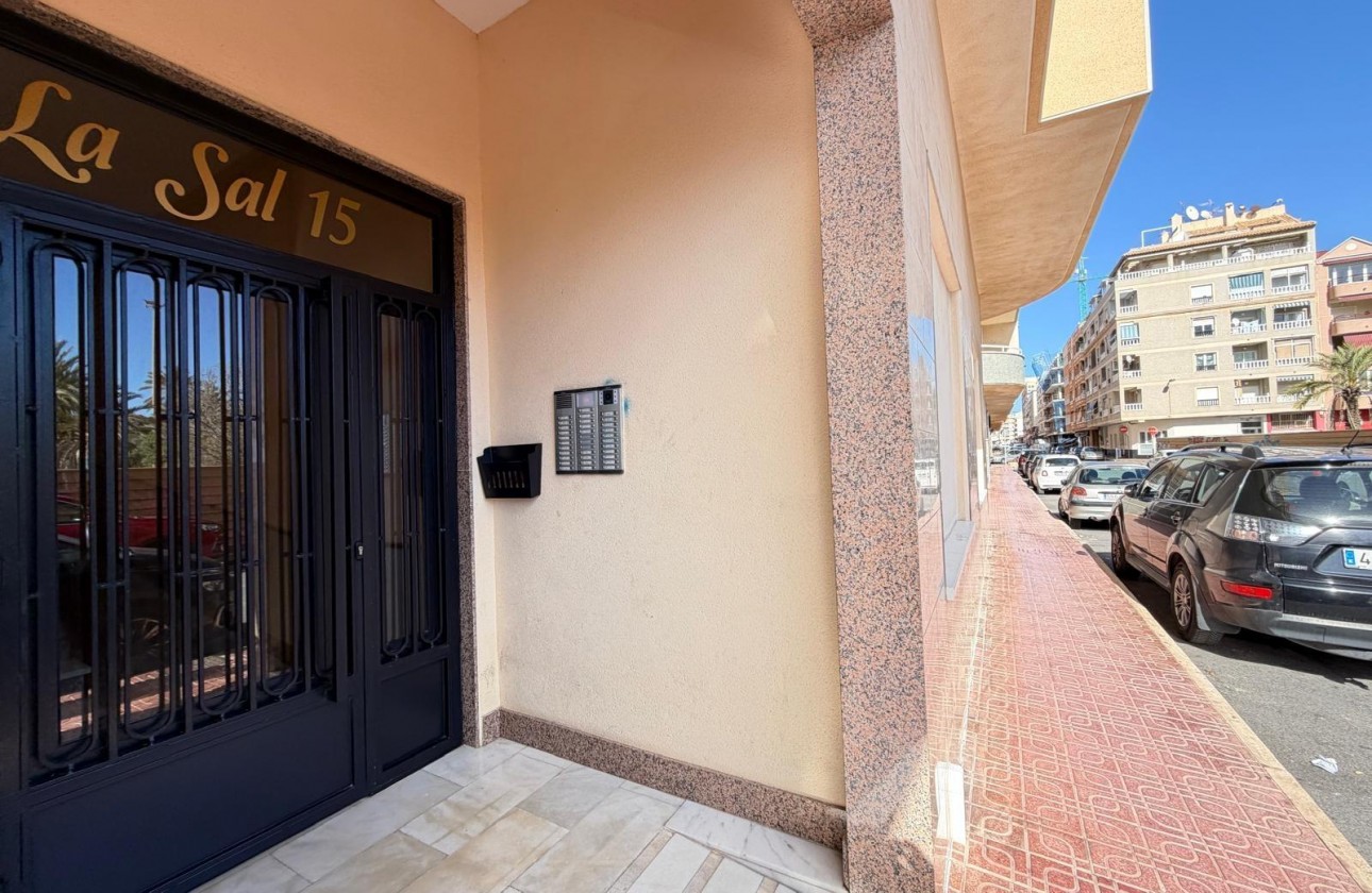 Resale - Apartment / flat - Torrevieja - Playa del Cura