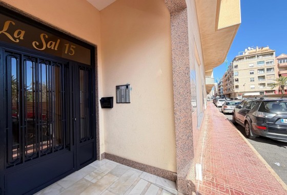Resale - Apartment / flat - Torrevieja - Playa del Cura