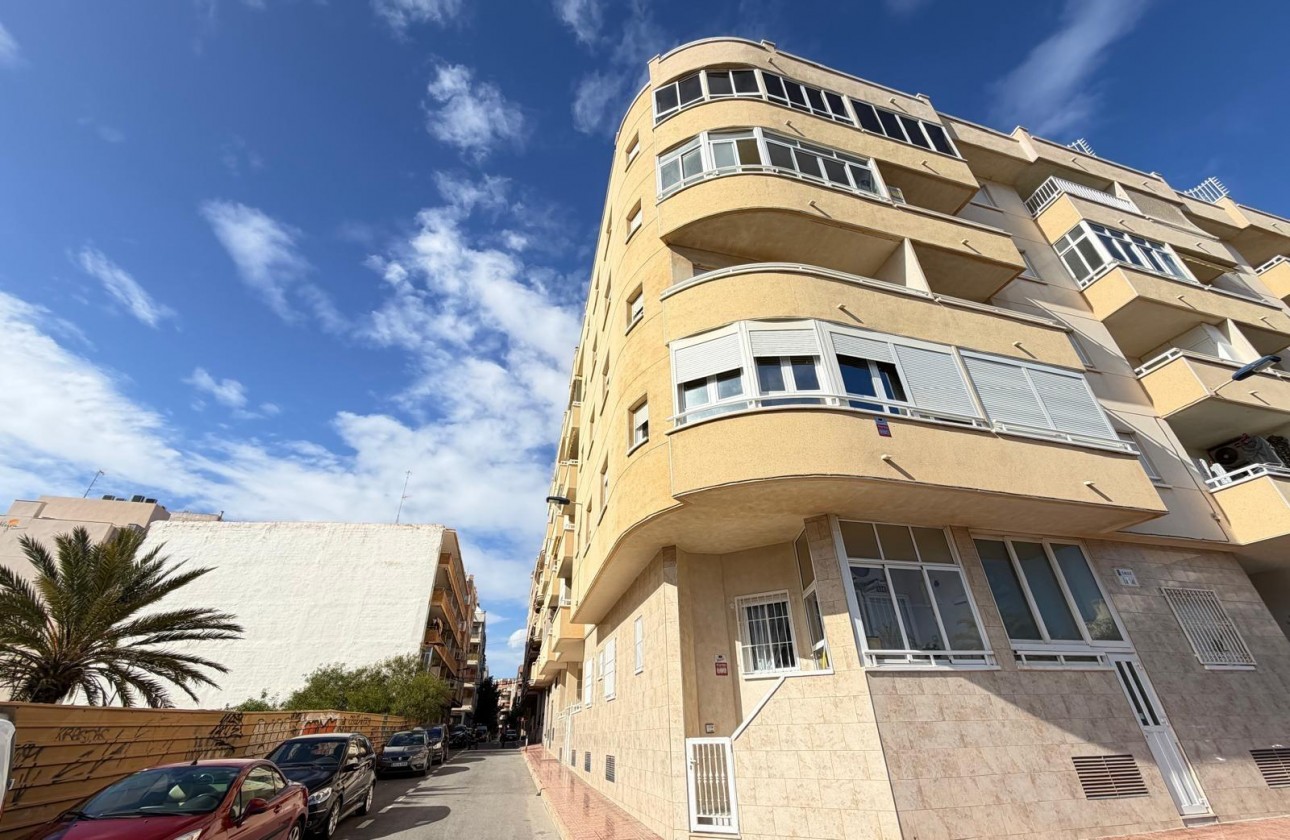 Resale - Apartment / flat - Torrevieja - Playa del Cura