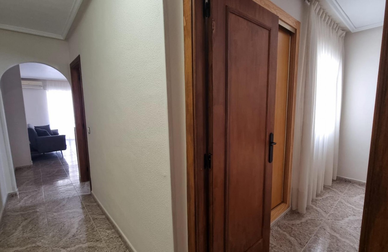 Resale - Apartment / flat - Torrevieja - Acequion