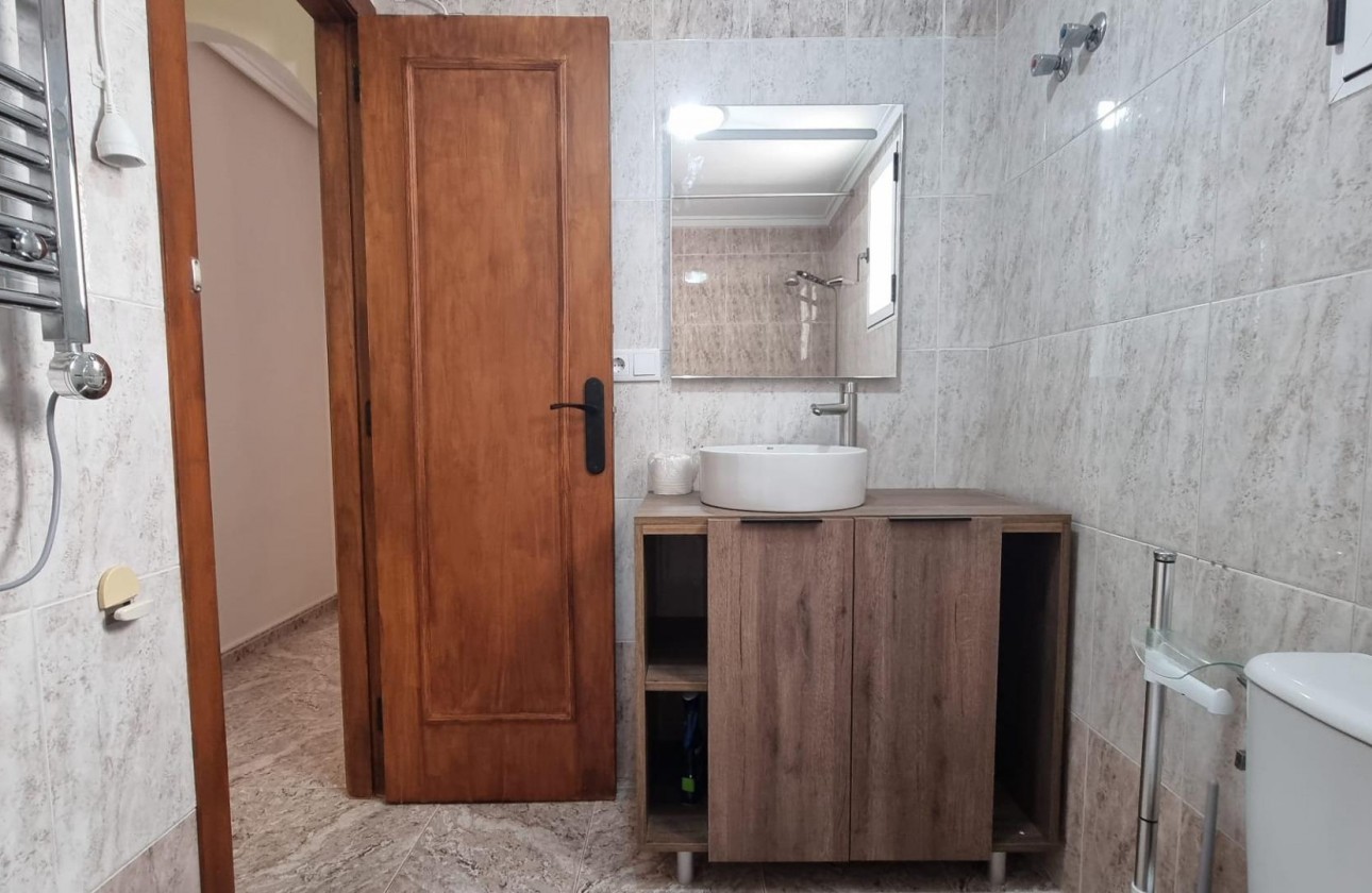 Resale - Apartment / flat - Torrevieja - Acequion