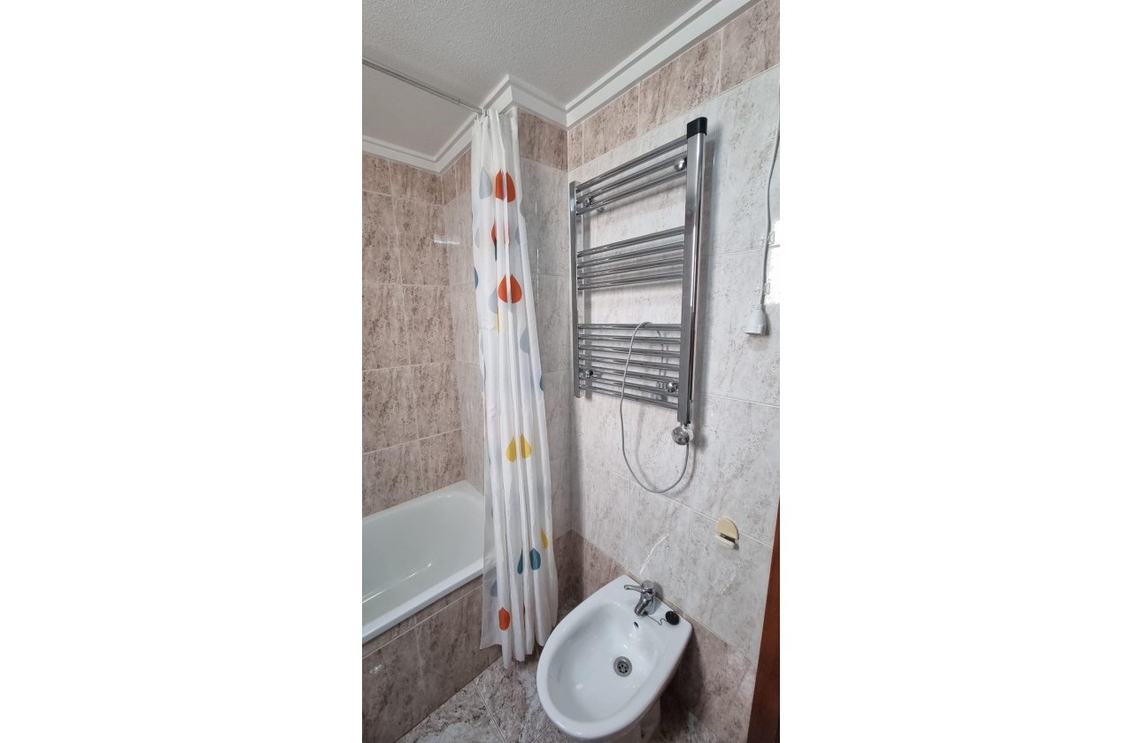 Resale - Apartment / flat - Torrevieja - Acequion